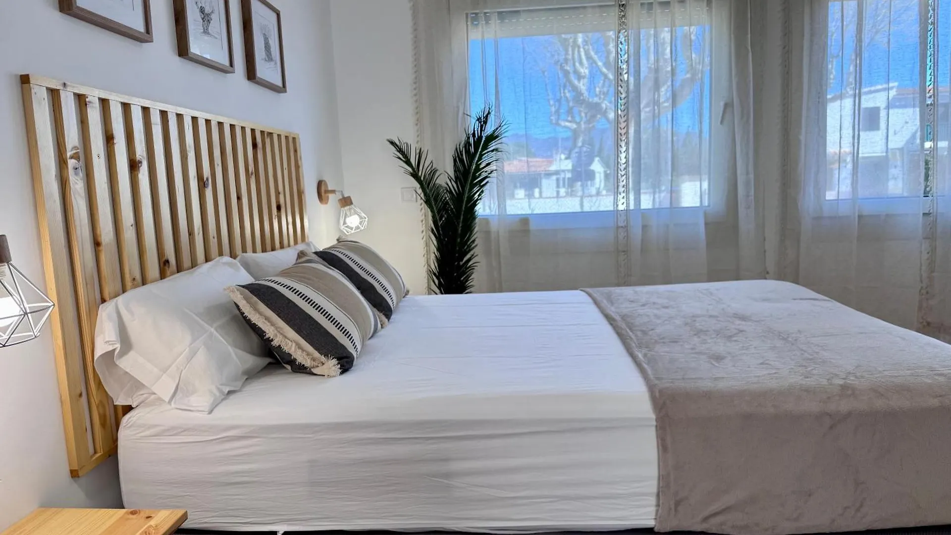 Estudio En Planta Baja, Con Piscina Comunitaria Empuriabrava Spain
